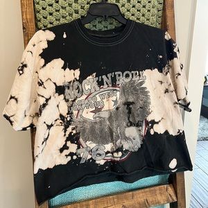 CROPPED GRAPHIC TEE